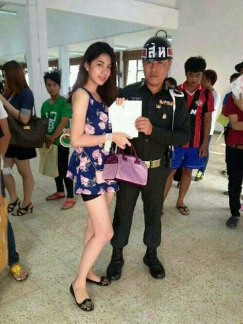 Mỹ nữ chuyển giới đi xét tuyển nghĩa vụ quân sự - ảnh 3