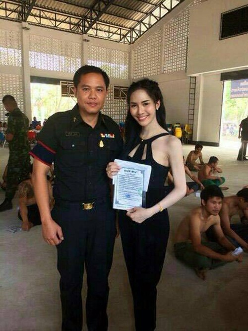 Mỹ nữ chuyển giới đi xét tuyển nghĩa vụ quân sự - ảnh 6