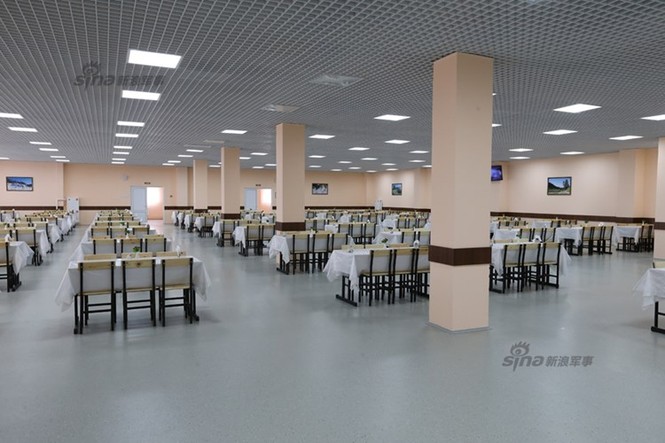 Thăm tàu sân bay khổng lồ trên…mặt đất của Nga - ảnh 13