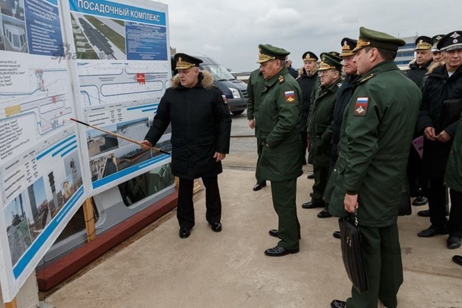 Thăm tàu sân bay khổng lồ trên…mặt đất của Nga - ảnh 1