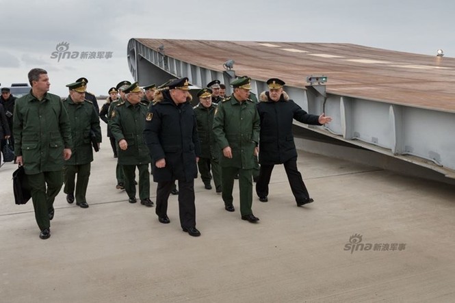 Thăm tàu sân bay khổng lồ trên…mặt đất của Nga - ảnh 3