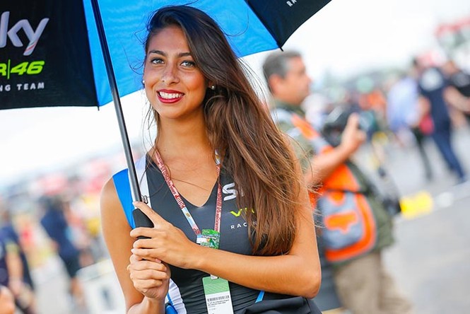 Mỹ nhân Argentina rực lửa trên đường đua MotoGP 2016 - ảnh 6