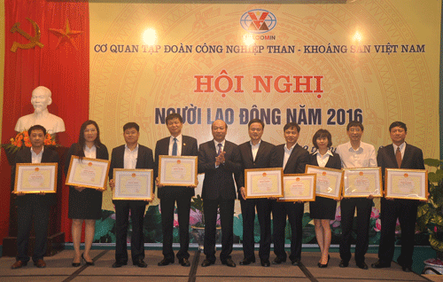 Hội nghị người lao động Cơ quan Tập đoàn TKV năm 2016 - ảnh 2