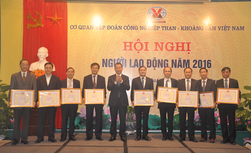 Hội nghị người lao động Cơ quan Tập đoàn TKV năm 2016 - ảnh 4
