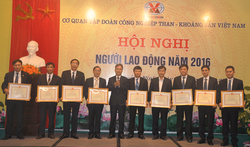 Hội nghị người lao động Cơ quan Tập đoàn TKV năm 2016 - ảnh 5