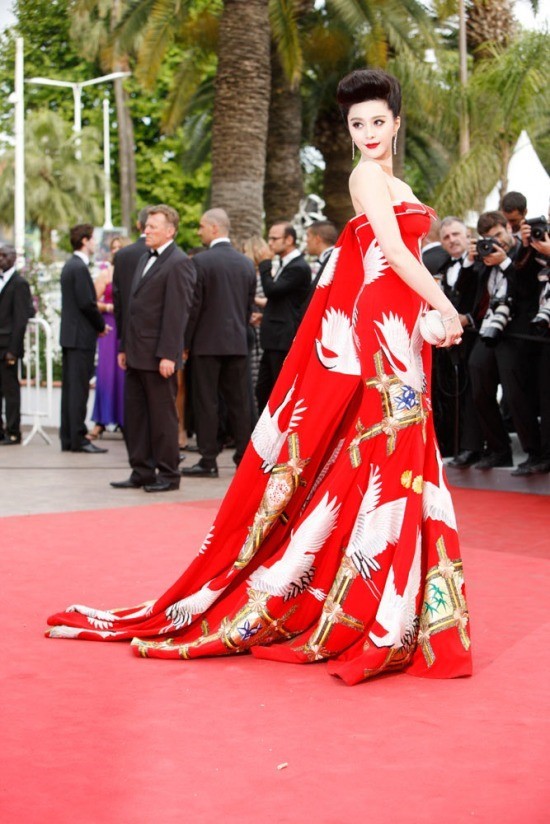 Khi giới showbiz Hoa ngữ vô tư bóc mẽ nhau ở Cannes - ảnh 5