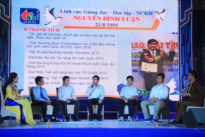 TP. HCM trao bảo trợ 10 tài năng trẻ năm 2016 - ảnh 1