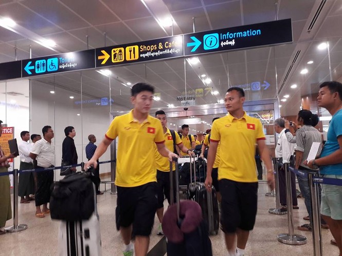 Những hình ảnh đầu tiên của tuyển Việt Nam tại Myanmar - ảnh 5