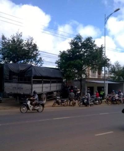 BẢN TIN ATGT: Xe tải không người lái tông sập quán cơm - ảnh 2