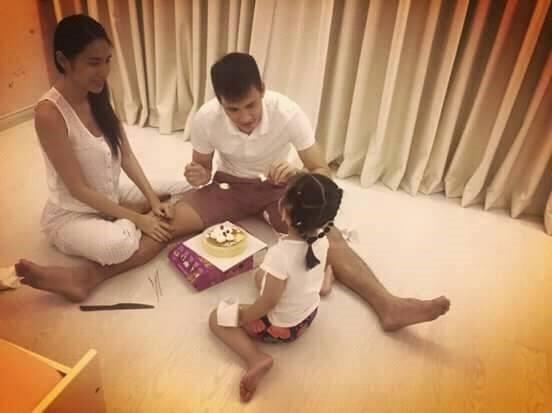 Công Vinh đón sinh nhật bên mẹ con Thủy Tiên sau giải nghệ - ảnh 1