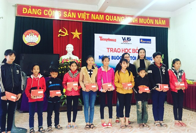 Hoa hậu Mỹ Linh muốn giúp người dân vùng lũ - ảnh 5