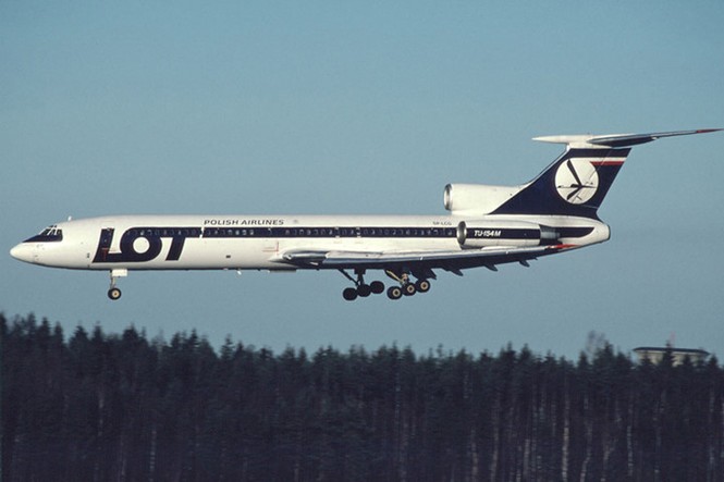 Nhìn gần loại máy bay Tu-154 vừa gặp nạn ở Nga - ảnh 8