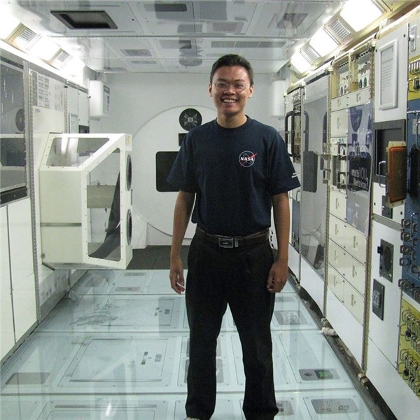 Từ số không đến siêu tiếng Anh của chàng trai Việt đầu tiên ở NASA - ảnh 1