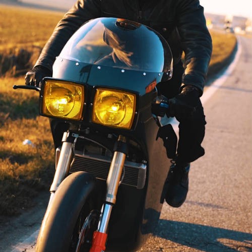 Soi 'cú đêm' cực ngầu Ducati 750 F1 - ảnh 9