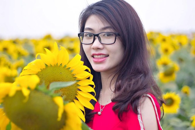 Nữ cử nhân xinh đẹp tình nguyện nhập ngũ - ảnh 1