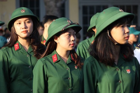 Ngắm nét đẹp của nữ xạ thủ 9x trong lễ giao quân 2017 - ảnh 2