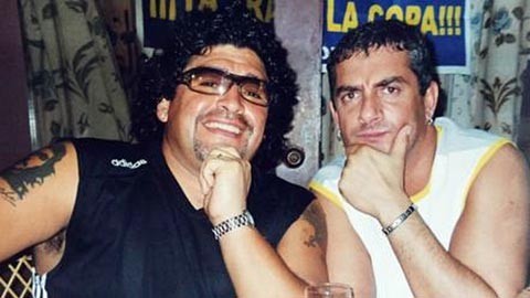 Maradona bạo hành bồ vì nghi bị… mọc sừng - ảnh 1
