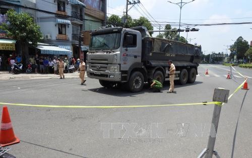 BẢN TIN ATGT: 'Hung thần' xe ben kéo lê lái xe ôm 10 mét tử vong - ảnh 5