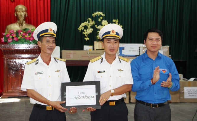 Ấm tình quân dân nơi huyện đảo Trường Sa - ảnh 13