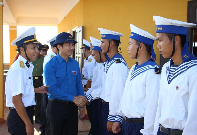 Ấm tình quân dân nơi huyện đảo Trường Sa - ảnh 3