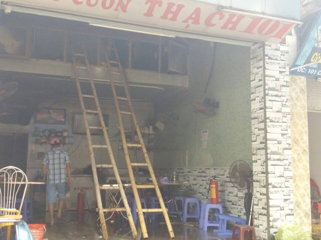 Giải cứu 4 người trong 2 căn nhà bị cháy ở Hải Phòng - ảnh 4