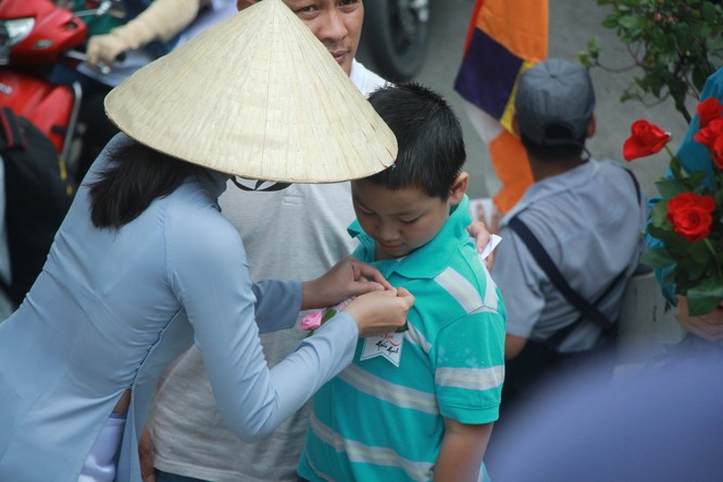 Đưa con lên chùa dạy chữ Hiếu ngày lễ Vu lan - ảnh 3
