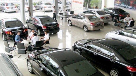 Đại gia ô tô thua lỗ chuyển hướng bán... nước ngọt, quần áo - ảnh 1