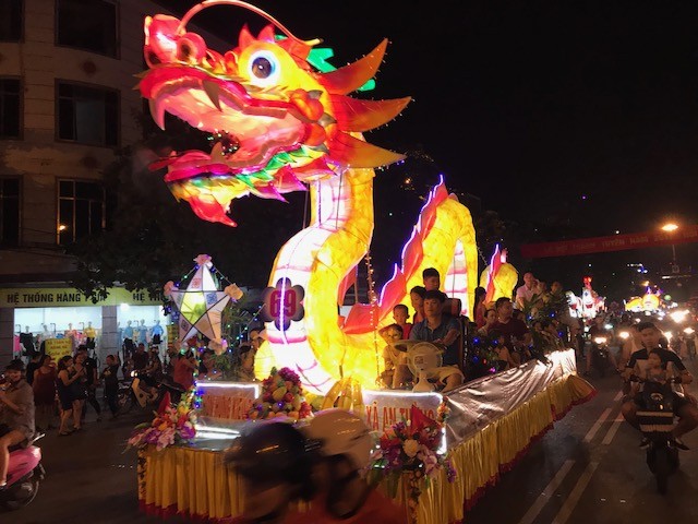 Rực rỡ đêm hội Trung thu thành Tuyên - ảnh 1