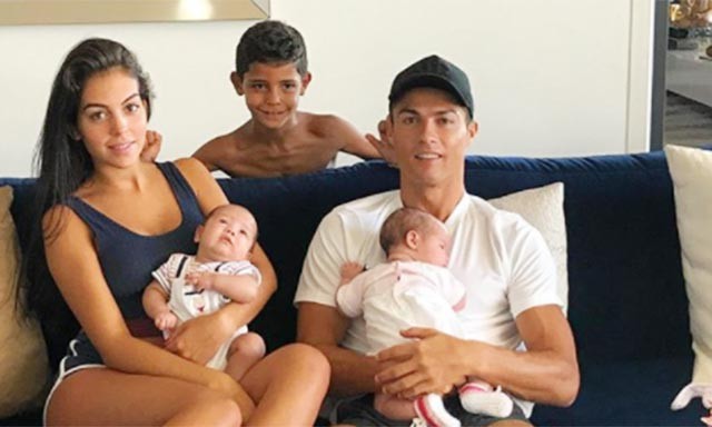 Tình một đêm kể chuyện Ronaldo phản bội cô bồ mang bầu - ảnh 2