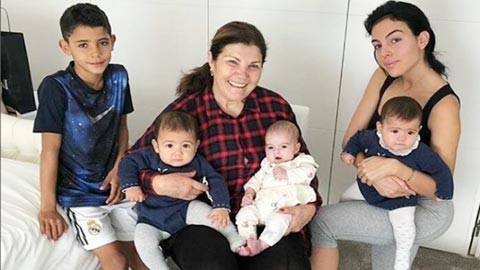 Ronaldo suy sụp khi bạn gái quyết không sinh thêm con - ảnh 2