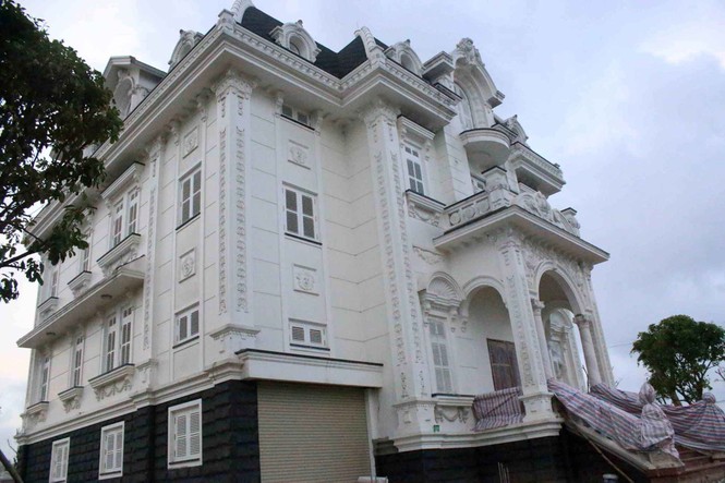 Tòa lâu đài tráng lệ - ảnh 13
