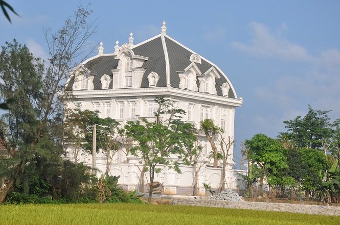 Tòa lâu đài tráng lệ - ảnh 3