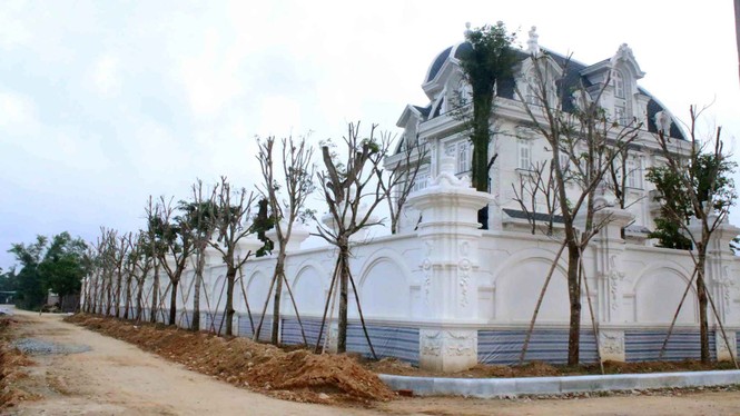 Tòa lâu đài tráng lệ - ảnh 9