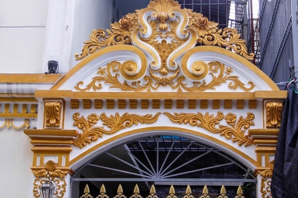 Ngôi biệt thự 2 mặt tiền phủ vàng giữa Hà Nội - ảnh 9