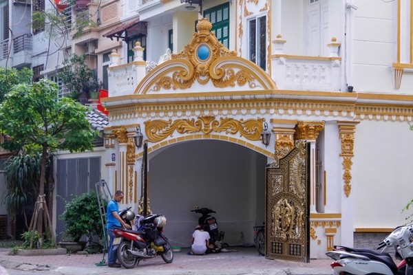 Ngôi biệt thự 2 mặt tiền phủ vàng giữa Hà Nội - ảnh 2