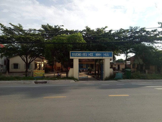 Học sinh lớp 1 bị cô giáo đánh bầm tím người - ảnh 2