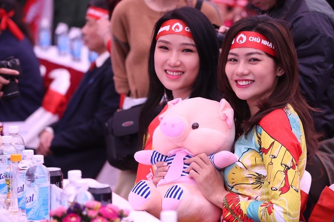 Hoa hậu, người đẹp rạng rỡ trong ngày hội Chủ nhật Đỏ 2019 - ảnh 6