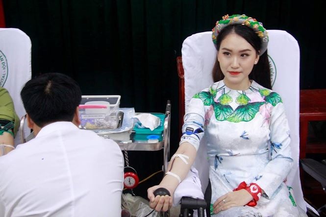 Hoa hậu, người đẹp rạng rỡ trong ngày hội Chủ nhật Đỏ 2019 - ảnh 16
