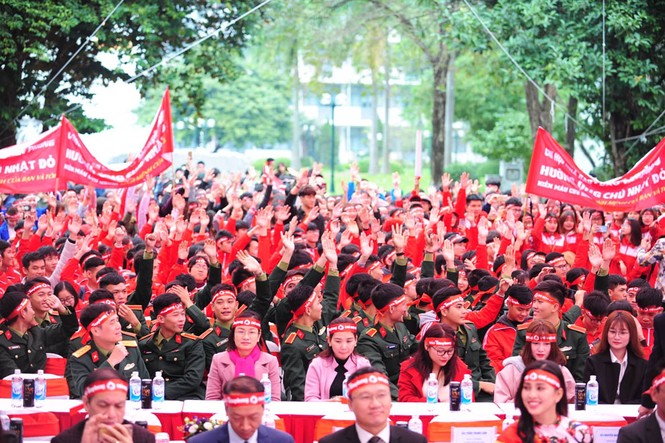 Sắc đỏ phủ kín Đại học Bách Khoa ngày hội hiến máu - ảnh 6
