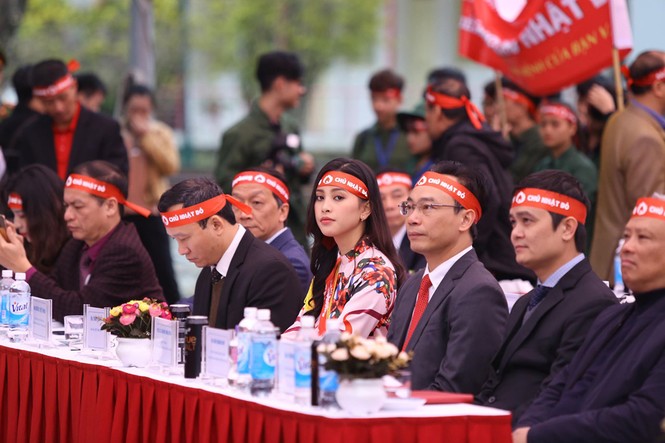 Sắc đỏ phủ kín Đại học Bách Khoa ngày hội hiến máu - ảnh 7