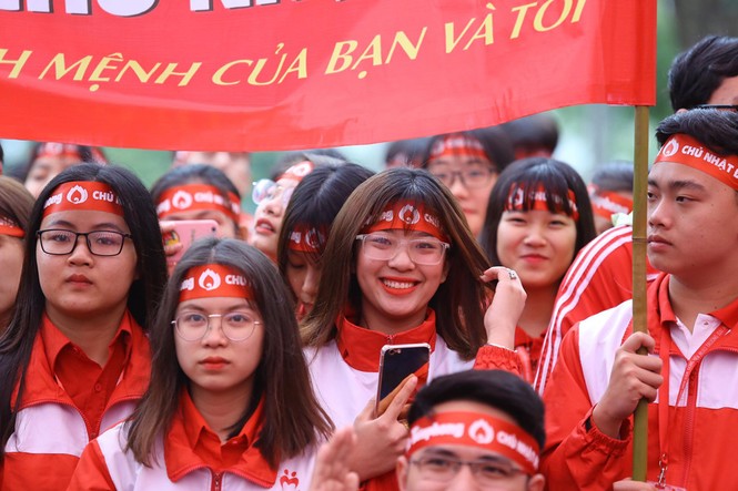 Sắc đỏ phủ kín Đại học Bách Khoa ngày hội hiến máu - ảnh 3