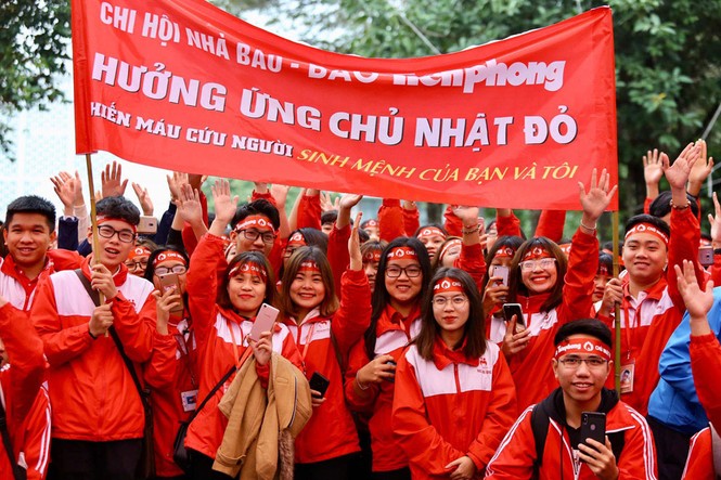 Sắc đỏ phủ kín Đại học Bách Khoa ngày hội hiến máu - ảnh 4