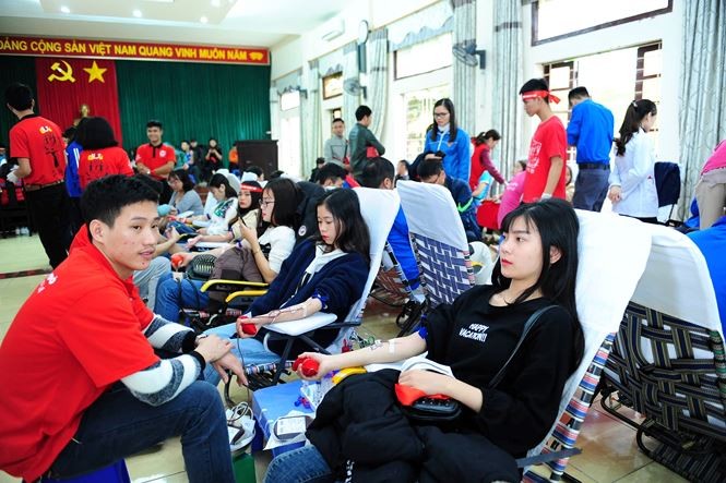 Chủ nhật Đỏ ở Thanh Hóa: Xuất hiện nhiều 'thủ lĩnh' hiến máu cứu người - ảnh 11