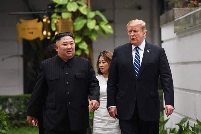 Ông Trump và ông Kim hủy cuộc trò chuyện bên bể bơi vì thời tiết - ảnh 1