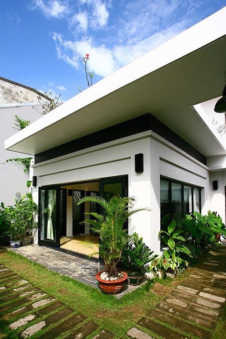 Nhà 2 tầng siêu đẹp, thiết kế hiện đại nhưng đượm hồn quê - ảnh 2