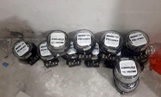 Tin mới vụ dân chung cư Hà Nội bị cắt điện nước rao bán nhà để phản đối - ảnh 1