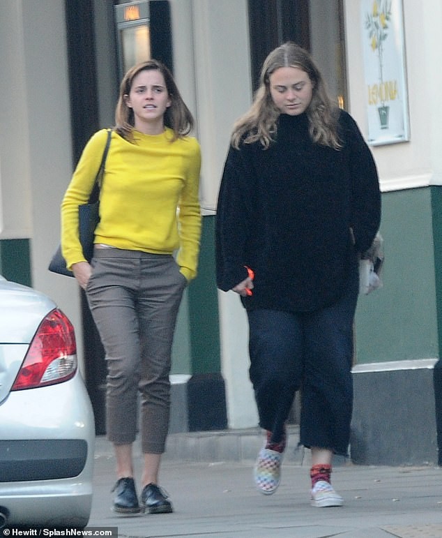 Từng là mỹ nhân hàng đầu Hollywood, Emma Watson gây thất vọng vì quá kém sắc - ảnh 2