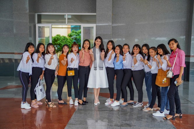 Hoa hậu Giáng My: Một đất nước muốn hùng mạnh phải đi từ tri thức - ảnh 3