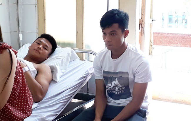 Cầu thủ Long An bị treo giò 5 trận vì đá thô bạo - ảnh 1