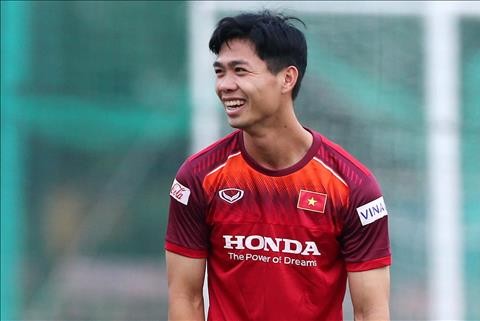 HLV Park Hang Seo có thể gây bất ngờ với Công Phượng và Văn Hậu - ảnh 1